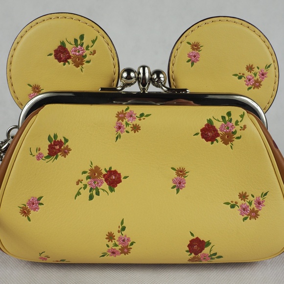 Disney Coach Wristlet Minnie Mouse Ears Vanilla - Picture 2 of 8